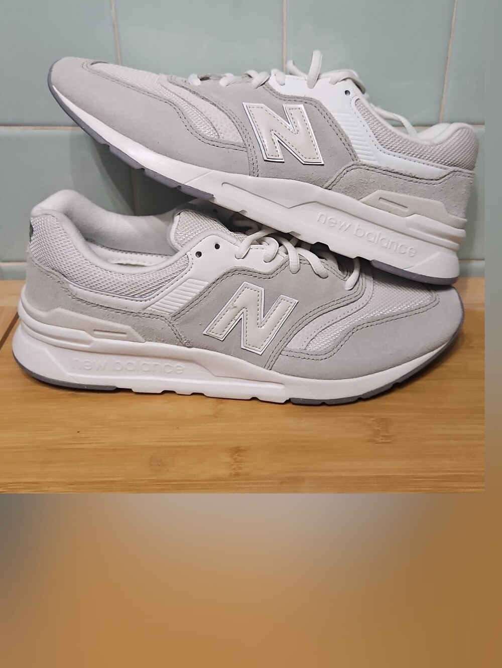 New Balance 997H Women's Sneakers in Light Gray and White